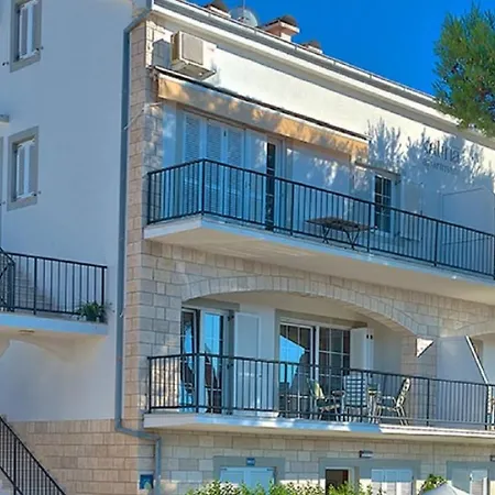 Vibo - Parking And Grill Apartment