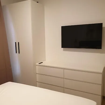 Vibo - Parking And Grill Apartment
