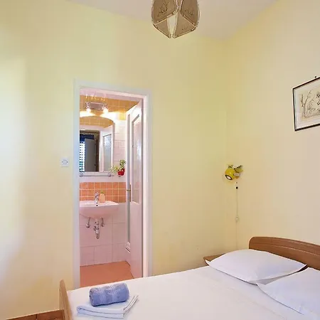 Apartment Vibo - Parking And Grill Jelsa (Hvar)